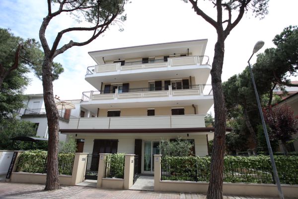 Residence rimini villa souvenir appartamenti residence for Appartamenti rimini